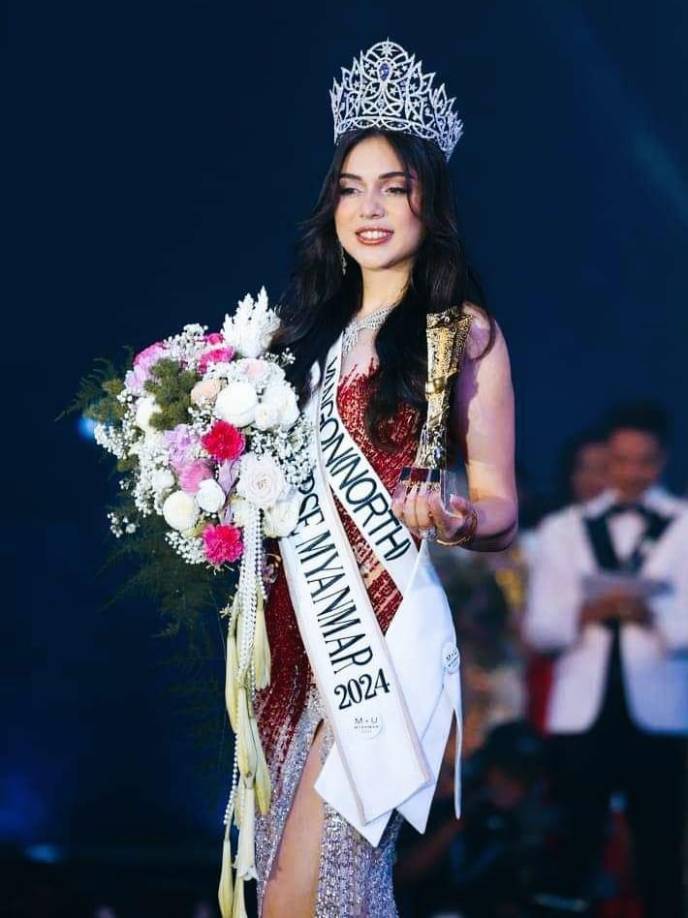 Miss Universo Myanmar: Thet San Andersen. Andersen, que es parte sueca, venció a otras 52 aspirantes al título de Miss Universe Myanmar. Andersen es diseñadora de moda y su marca, Seint Studios, está fuertemente influenciada por la herencia birmana. “Ganar Miss Universo Myanmar alcanzó un nivel completamente nuevo en el logro de objetivos en la vida”, dijo después de su victoria.