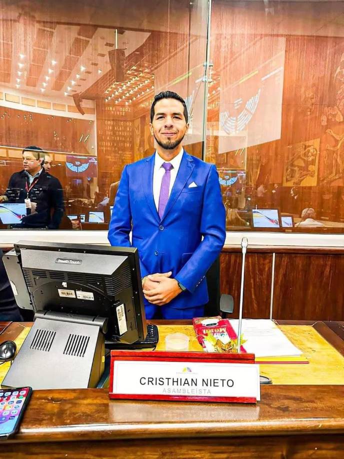 “Se confirma la muerte del individuo (<b>Nieto</b>) con varios impactos de bala”, confirmó a medios el coronel de la policía Fabary Montalvo la noche del domingo.