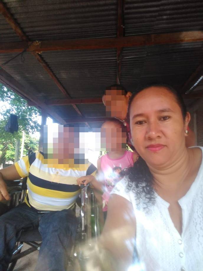 La profesora tenía tres hijos. Dos varones y una niña.