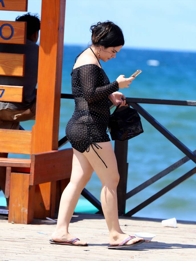 La belleza de la mujer hondureña adornó los diferentes sitios turísticos del litoral atlántico. 