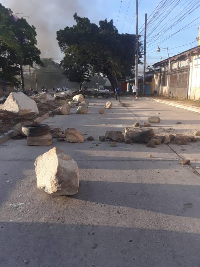 Antes de mediodía, el grupo fue desalojado de forma pacífica tras diálogos con la Policía.