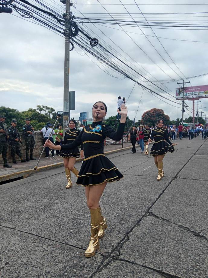 Lauren Mejía, palillona del Normal Mixto Bilingüe de Tegucigalpa. 