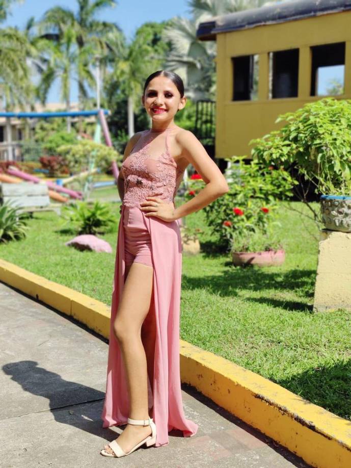 La señorita Angie Pinto.