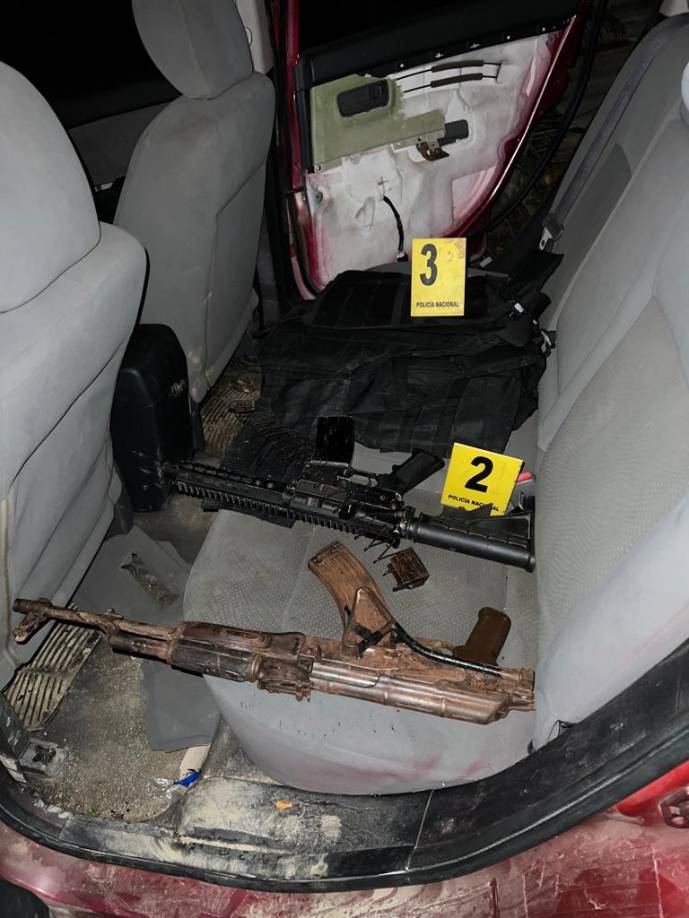 Además de este allanamiento, las autoridades policiales, ayer en horas de la noche varios equipos de inteligencia realizaron otros operativos en varios sectores de Puerto Cortés en la búsqueda de los secuestradores.