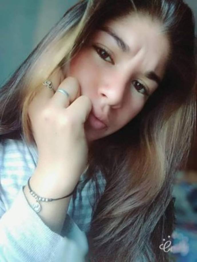 La estudiante había salido de su casa para ir a retirar unas fotocopias de la escuela.