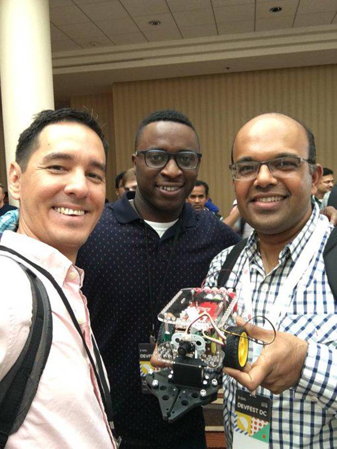 En entrevista con LA PRENSA, el sampedrano relató que su interés por la ingeniería inició cuando era niño, ya que le daba curiosidad conocer cómo se fabricaban las cosas. 