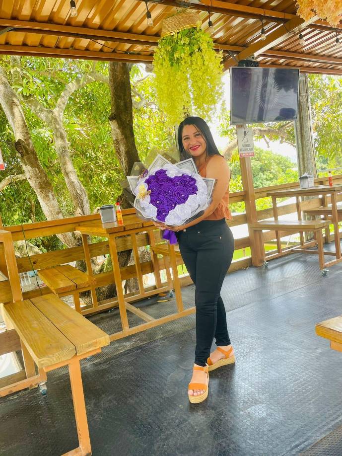 ”Mi chelita, no puedo creer lo que te ha pasado”, le escribió un amigo.