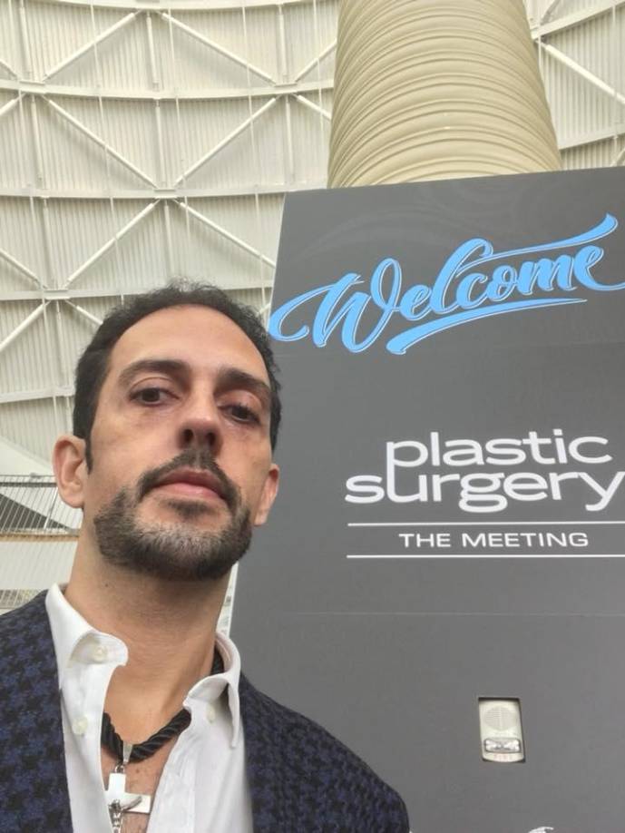 2. Kevin Malouf es un reconocido cirujano plástico de Guatemala. De acuerdo a José Roque, uno de los dos hijos de Floridalma, la familia de galeno ha tenido grandes cargos políticos en Guatemala.