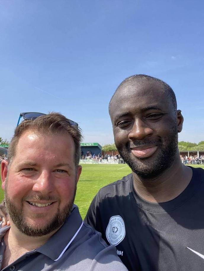 Yaya Toure era parte del club rival del Tottenham XI.