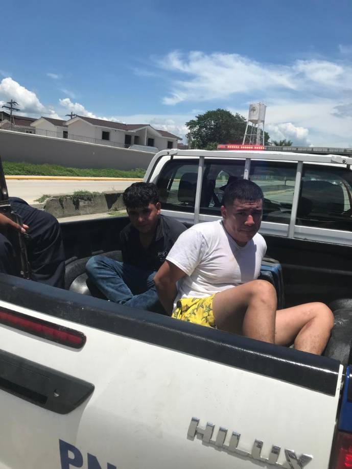 La detención, ocurrida en la carretera hacia la colonia Felipe Zelaya, responde a denuncias de ciudadanos del barrio Barandillas y alrededores sobre asaltos y robos en las viviendas y calles de ese populoso sector. 