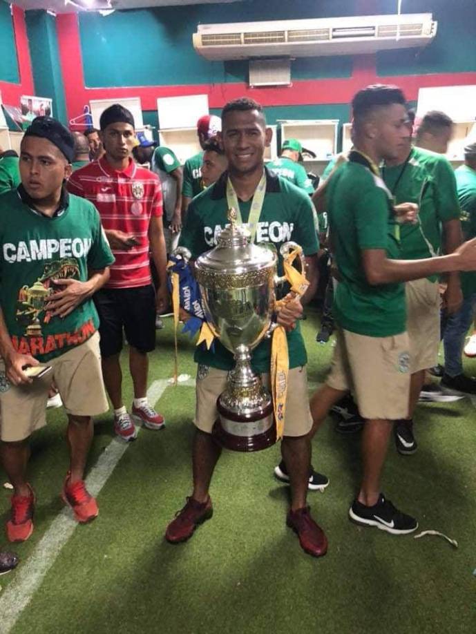 Carlos Perdomo fue parte del Marathón durante 10 años en donde ganó un título de Liga Nacional, además de una Copa Presidente y una Supercopa de Honduras. 