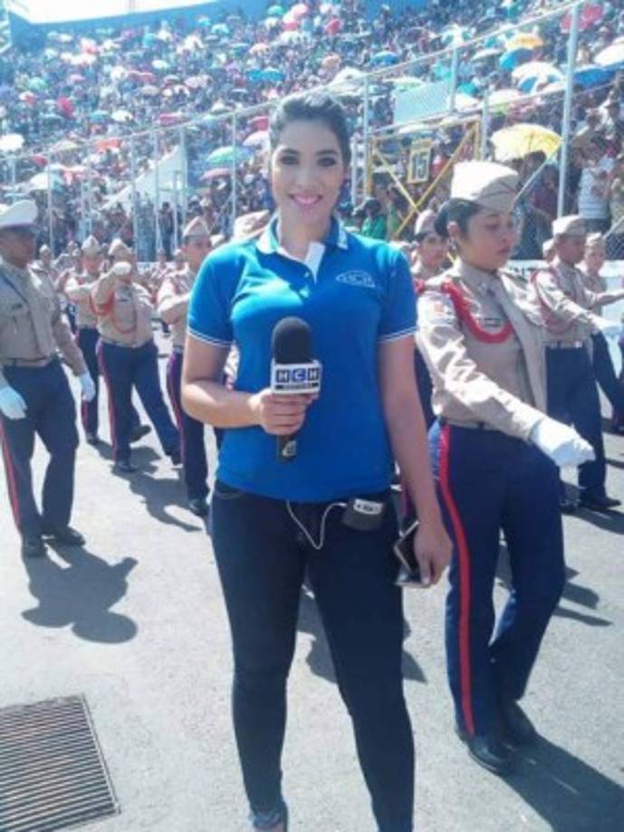 La siempre guapa Carolina Lanza de HCH adornó el estadio Nacional con su belleza.