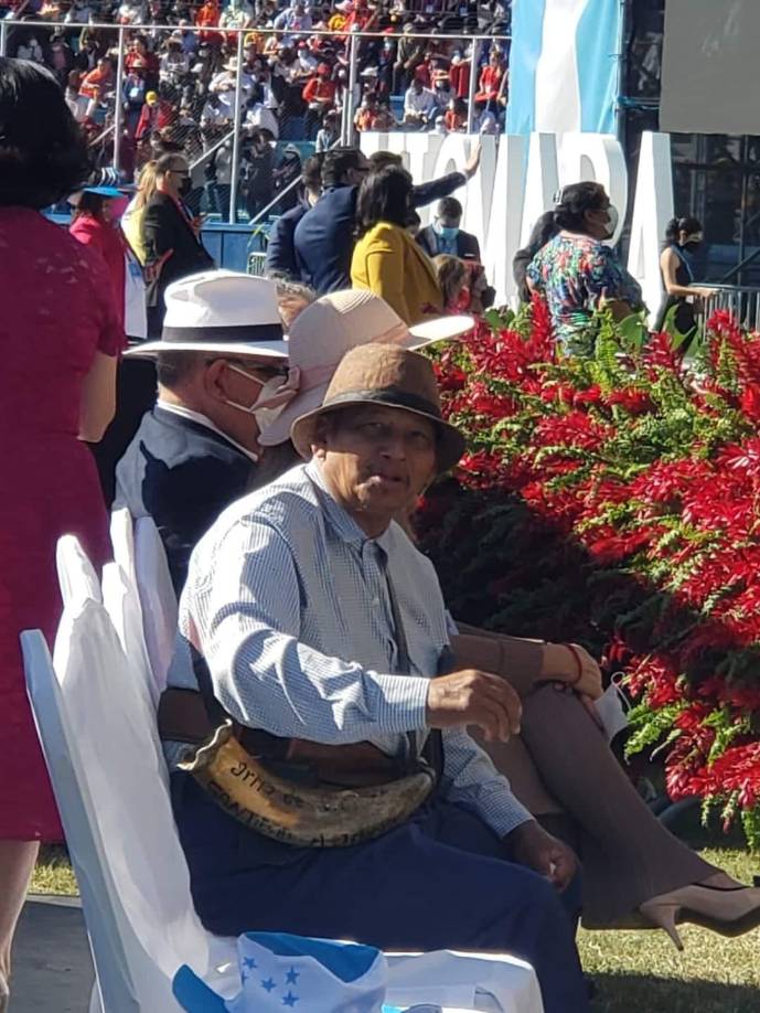 El “apóstol” Chago en primera fila. 