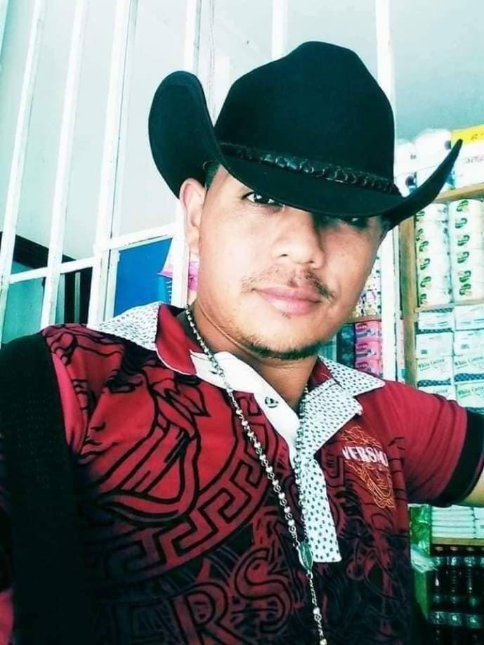 La víctima estaba rodeada de sangre y con heridas en su rostro.