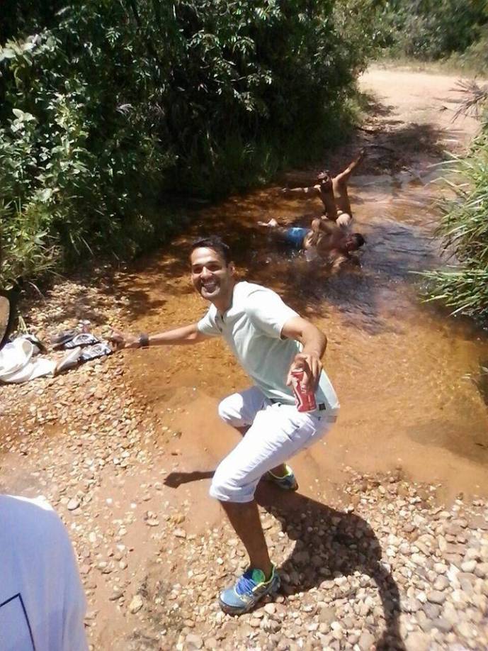 Además de tener su tienda, el brasileño Everaldo Ferreira tiene su propia escuela de fútbol.
