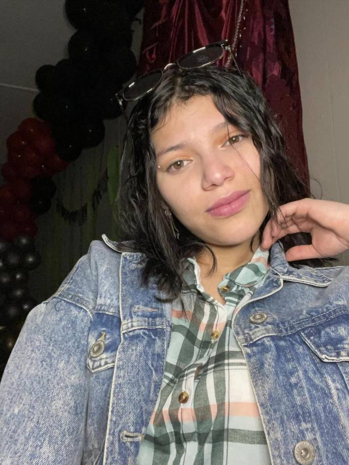 Evelin era muy activa en las redes sociales en donde presumía a su hija y a su pareja.