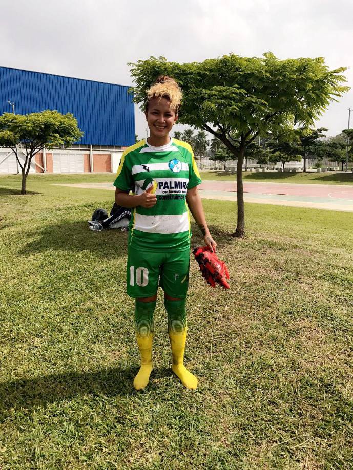 Murillo relata que inicialmente comenzó guardameta, pero que siempre fue volante izquierdo, ya que es zurda.