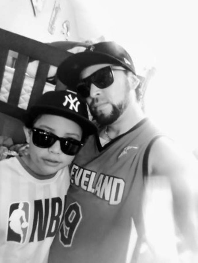 Sandra Lucila Hernández compartió: 'Un excelente padre'.