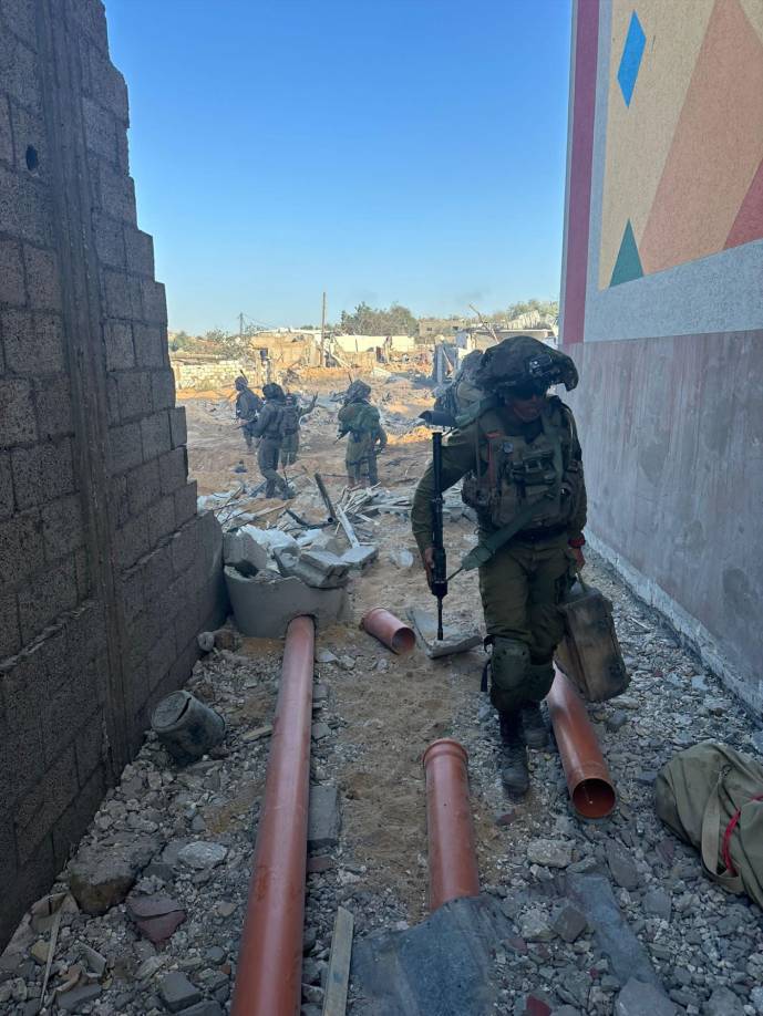 <b>Israel</b> ha prometido “destruir a Hamás” en represalia por el sangriento ataque en su territorio el 7 de octubre, en el que los combatientes islamistas mataron a unas 1,400 personas, en su mayoría civiles. Entre los muertos hay más de 300 militares.