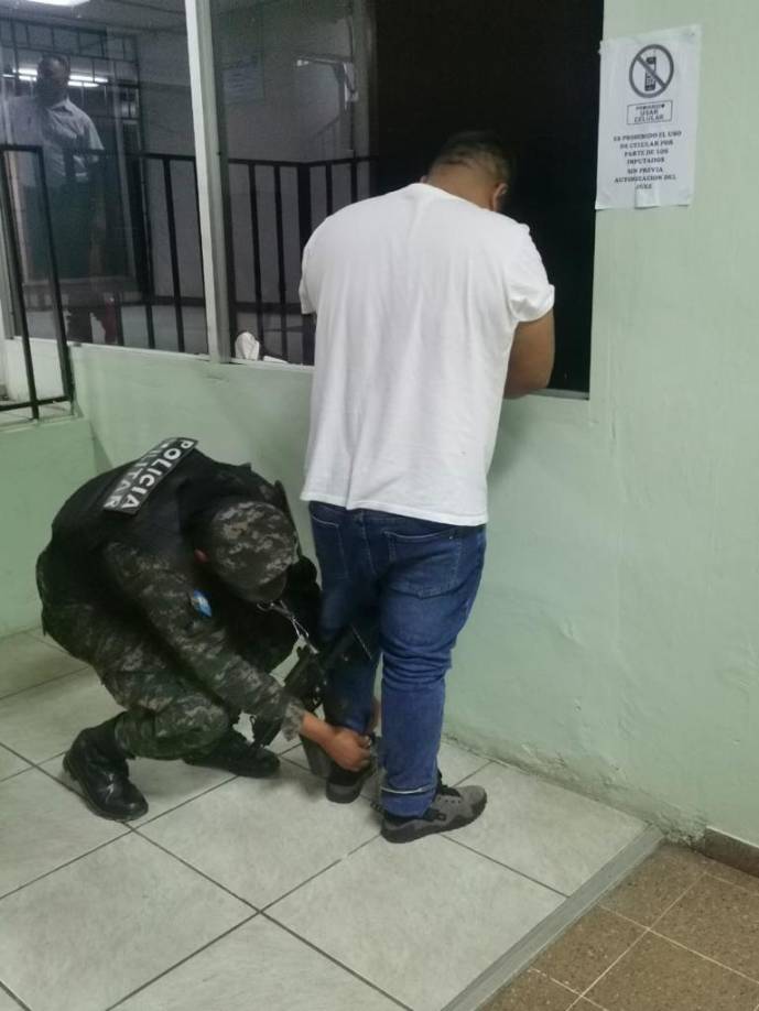 Guitler Mayorga, otro de los acusados, en los juzgados de Tegucigalpa. 