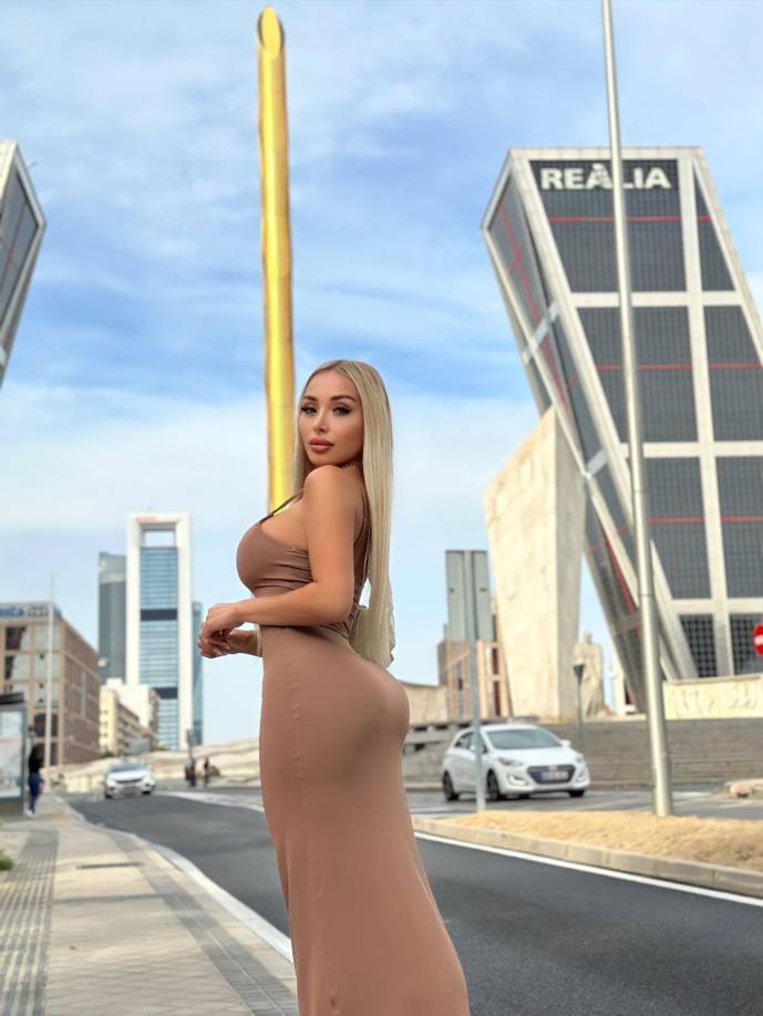 “Conozco otras chicas que salieron con un “10 muy famoso de Argentina”, comenzó señalando Daniella e inmediatamente generó diversos comentarios.