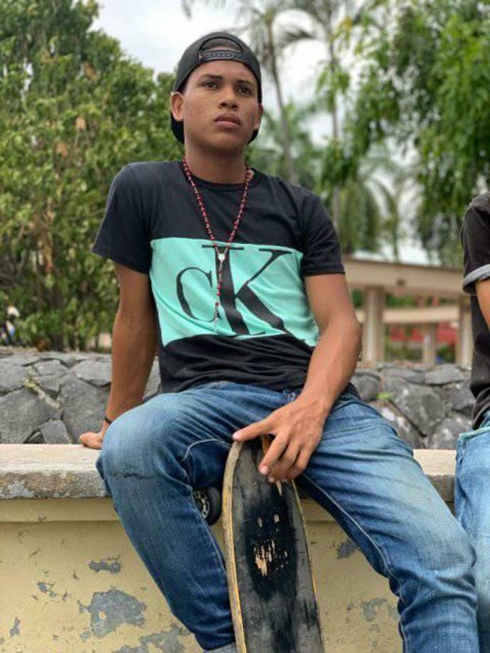 Las autoridades no dieron más detalles sobre la muerte de Jona, quien desde el domingo fue velado en su casa en Baracoa.