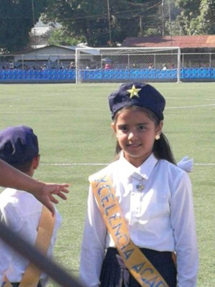 Alyson Nahomy Vallecillo de segundo grado, Escuela Leonardo Mejía Bonilla de la Satélite, San Pedro Sula.
