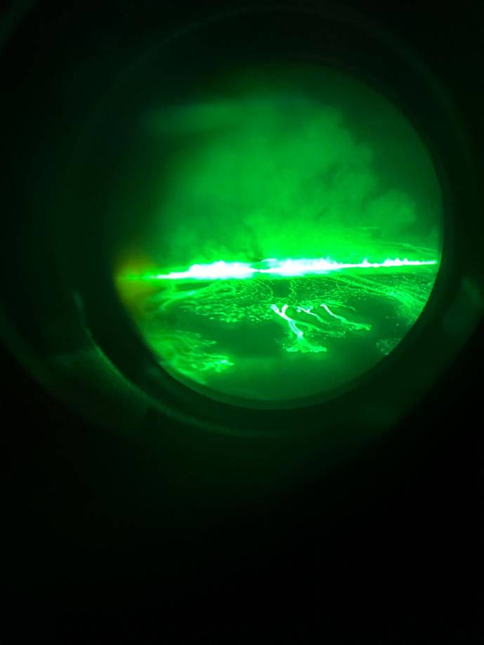 Unas 700 personas que se encontraban en la turística Laguna Azúl fueron rápidamente evacuadas, señaló un alto cargo de la Policía a RÚV, Bjarney Annelsdóttir