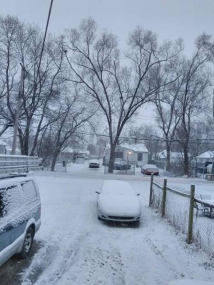 Enisael Euceda afirma que 'así está de congelado en Indianápolis'.