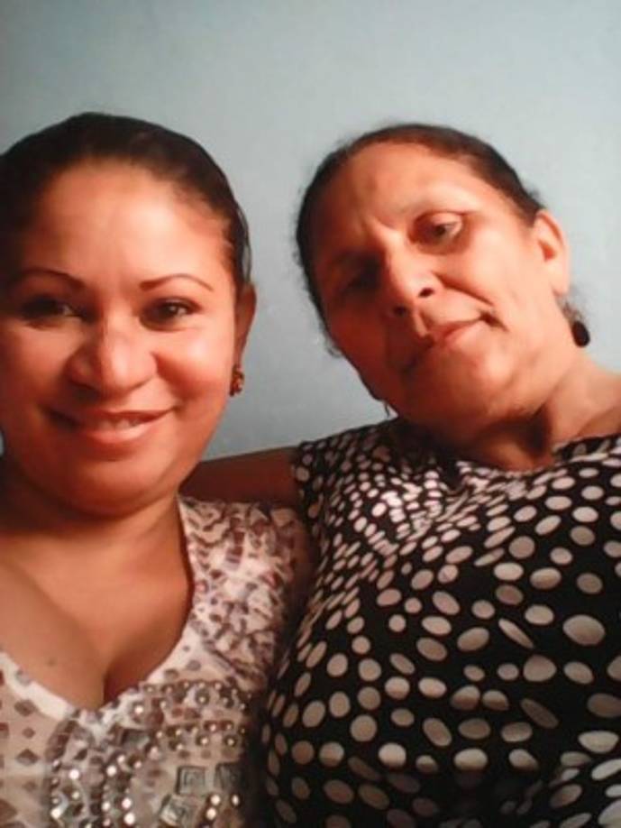Niciana Aleman: Gracias Madre Por ser la super mama..te deseo en este dia tan especial.Por ser la Madre ma's Grande del mando... Te amo Madre. Tu hija Ke te kiere con to-do mi Corazon. Niciana aleman. Para Maria aleman..