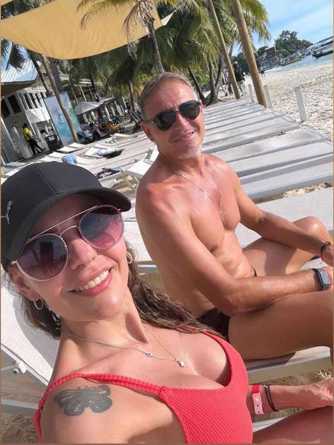 ‘La Tota’ Medina y su esposa Taly Ávila han disfrutado de unas minis vacaciones en la bella isla de Roatán.