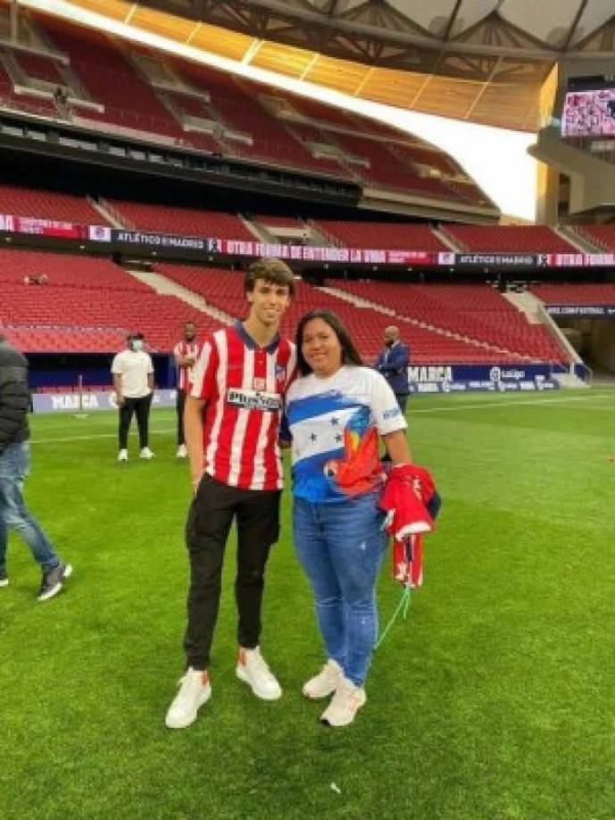 Joao Félix en su época con el Atlético de Madrid posó con Denia. 