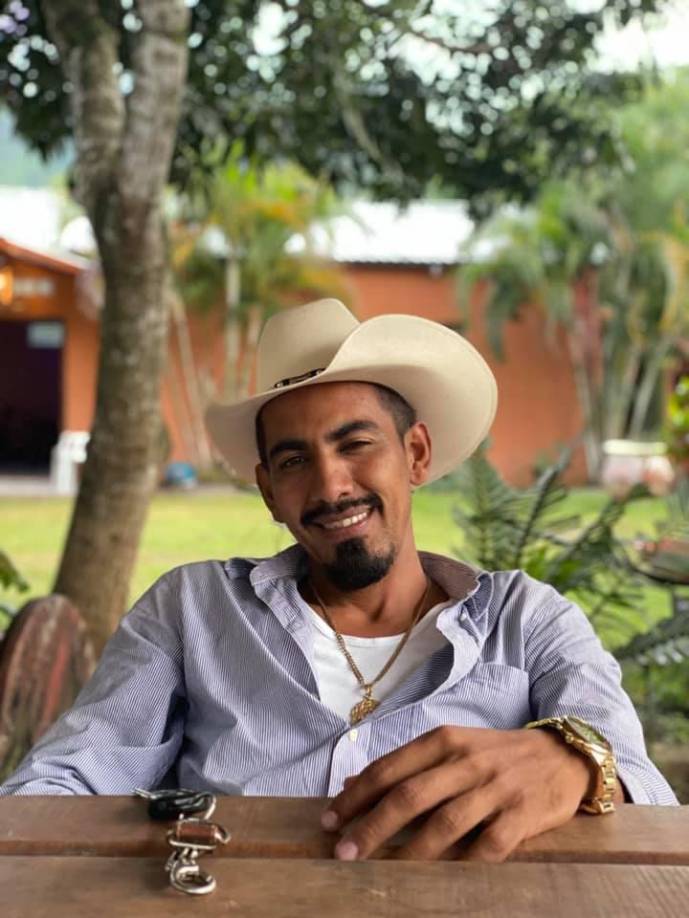 En el mismo perfil compartió una imagen en la que aducía que lo habían hecho cambiar.