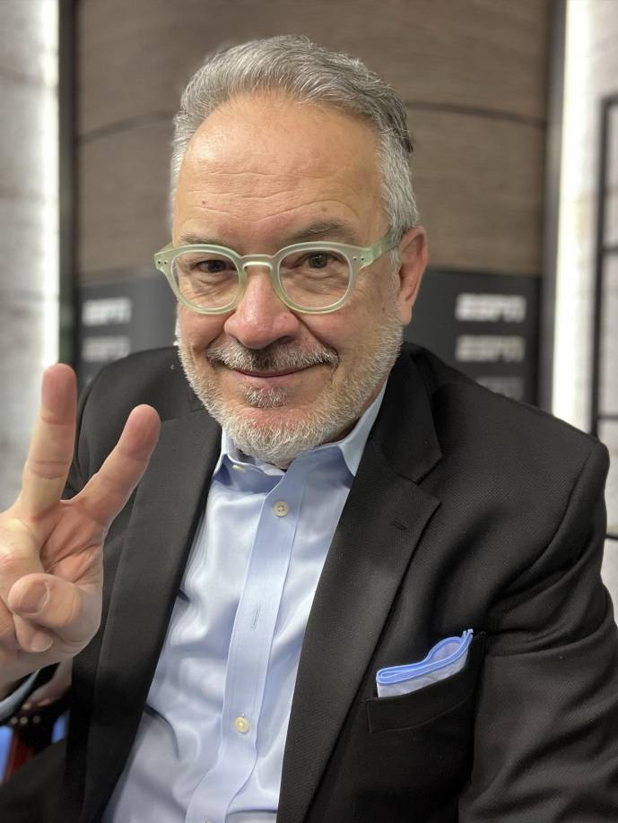 Tras recibir tantas respuestas , indicó: “Muchas gracias por tantas muestras de cariño y solidaridad. No esperaba menos de ustedes. Aún me quedan un par de asignaciones de TV que cumplir y luego a ponerle un 1000% a esta prueba que tengo que superar. Gracias infinitas”.