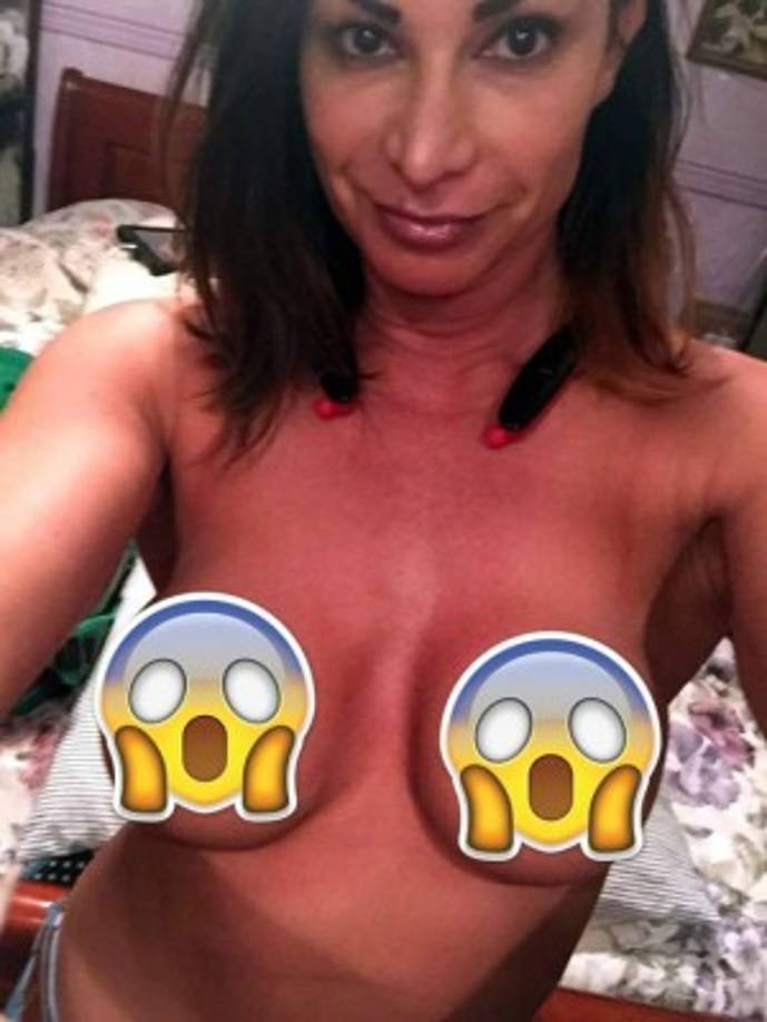 La página web publicó más de 30 fotos e incluso los rumores apuntan a que también podría estar circulando algún vídeo con contenido sexual.