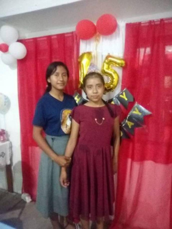 Se ha habilitado una cuenta en Banco de Occidente para que las personas de buen corazón ayuden a velar a las dos hermanas. El número de cuenta es 217010254240 a nombre de su abuela Martina Verónica Cabrera Hernández.