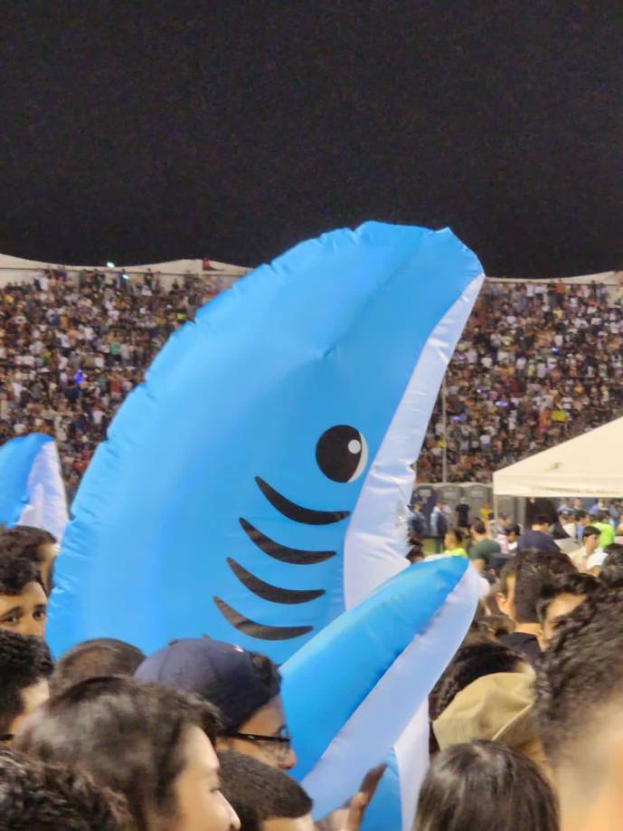 Y sí, la frase “Aquí llegó tu tiburón” cobró sentido en el concierto.