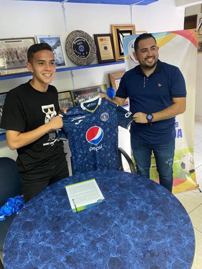 El Motagua sumó a sus filas al joven zurdo Rodrigo Rodríguez, quien fue dado de baja por el Olimpia para la presente campaña. .El zurdo estará en reserva y alternando con el primer equipo del campeón.