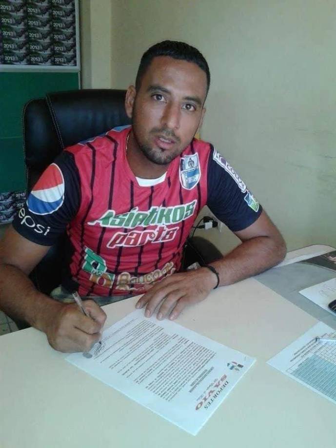 A sus 39 años de edad, el exjugador murió en su casa de habitación en Comayagua tras sufrir un infarto en horas de la mañana.