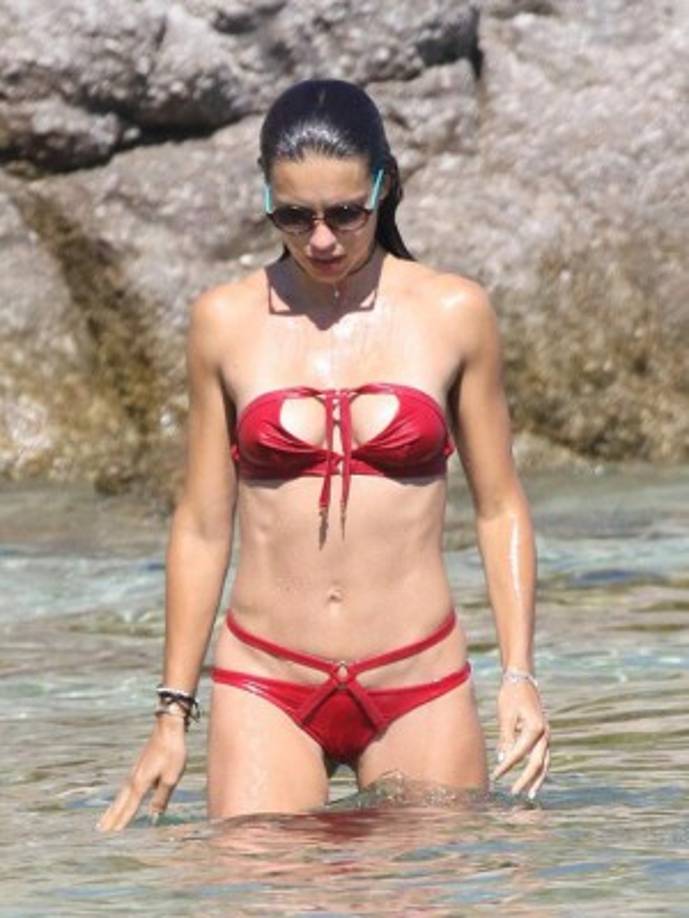 Adriana Lima es una supermodelo internacional de fotografía, pasarela, spots publicitarios y uno de los rostros de Victoria's Secret.