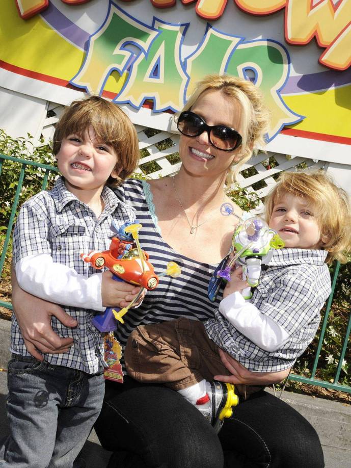 Este año, Britney también pasó por otros cambios en su vida personal. En septiembre, <b>terminó oficialmente los pagos de manutención infantil</b> a Federline tras el cumpleaños 18 de Jayden.