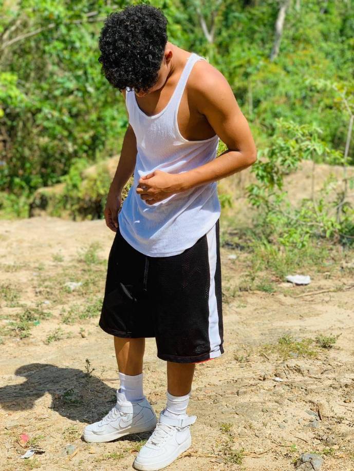 A través de las redes sociales, sus familiares y amigos lo han descrito como alguien alegre.