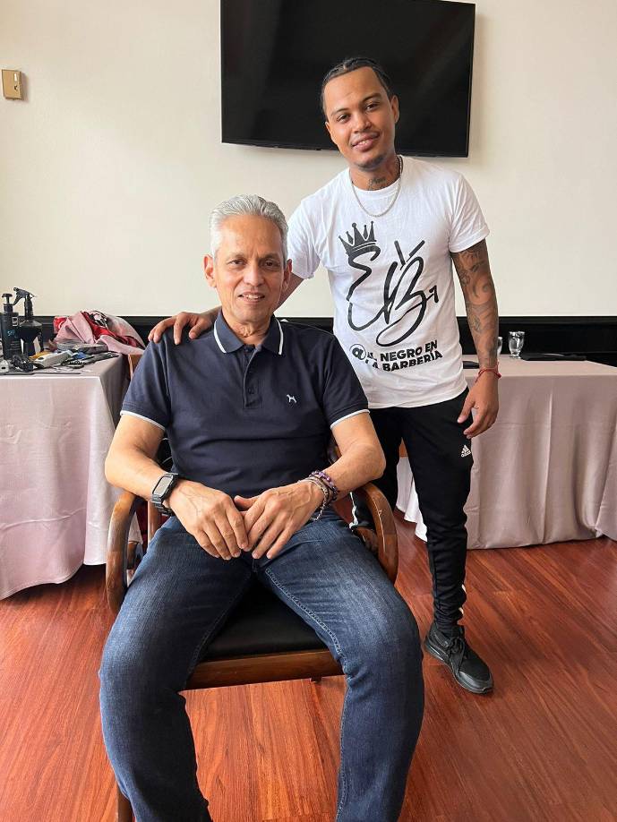 Asimismo, hasta el profesor Reinaldo Rueda se ha convertido en uno de sus clientes. Estos son algunos de los futbolistas a los que ha atendido y revela ¿quién es el más exigente?