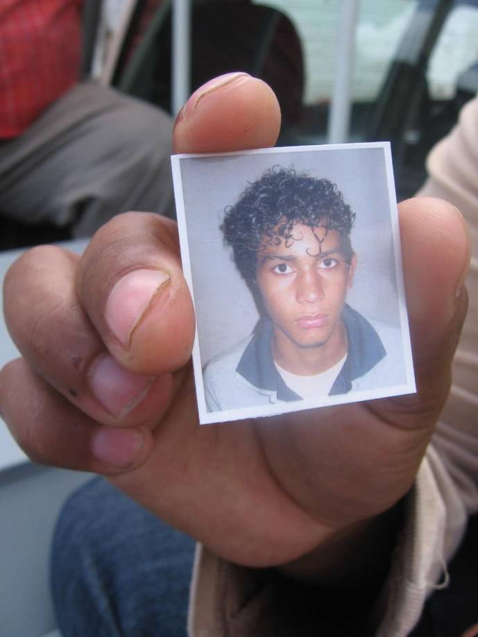 Su vida, marcada por el esfuerzo y el compromiso con su familia, fue truncada el 5 de julio de 2009, cuando participaba en una manifestación pacífica en apoyo al retorno del entonces presidente constitucional, José Manuel Zelaya Rosales.