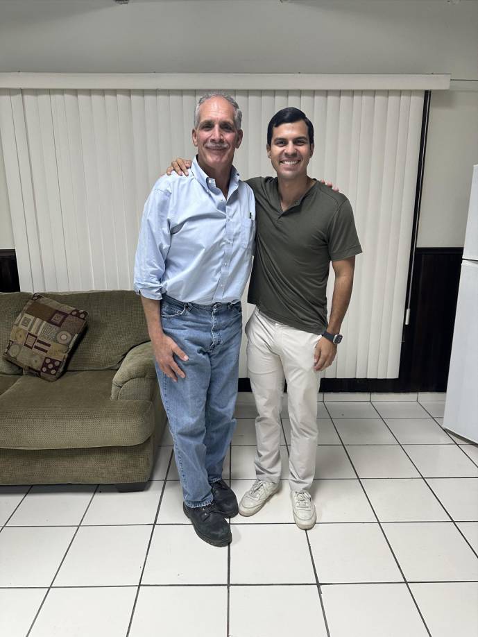 ”¡Hagamos historia! ¿Te sumas a este proyecto?”, escribió en una publicación el congresista Portillo. 