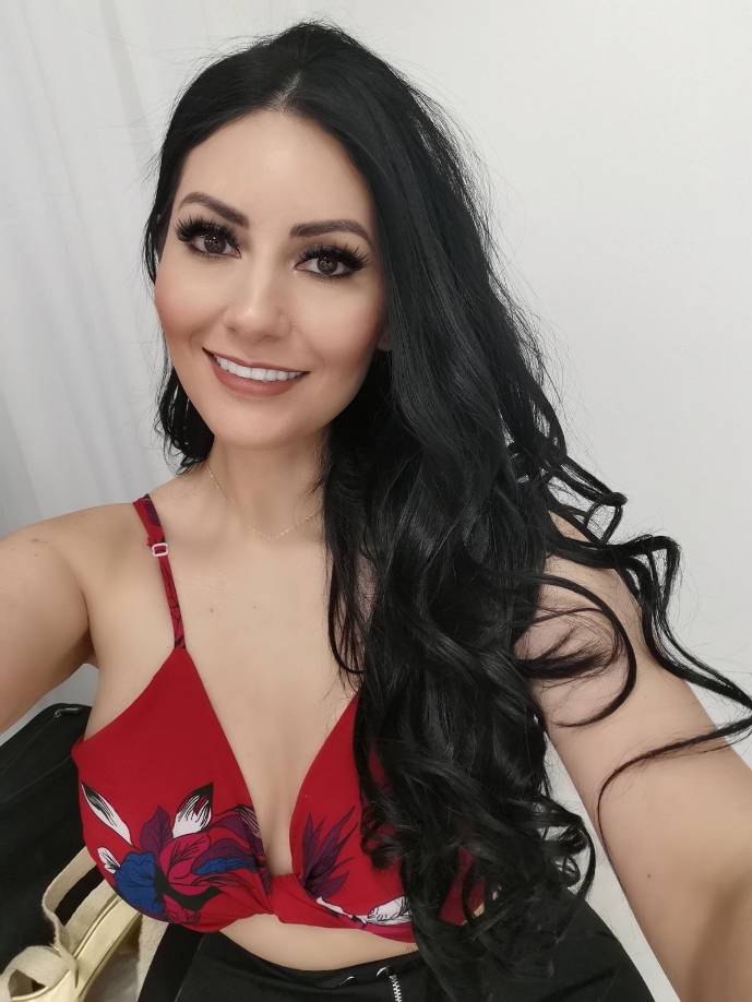 “No sé por qué siempre han habido rumores que andaba con alguien del equipo”, comenzó explicando Ariana Herchi ante la consulta sobre su paso por el Marathón.