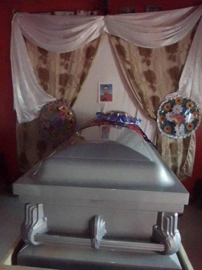 Los restos de Wilmer Ávila fueron velados en la casa de sus padres y este viernes fue sepultado en el cementerio de San José Yuculateca.