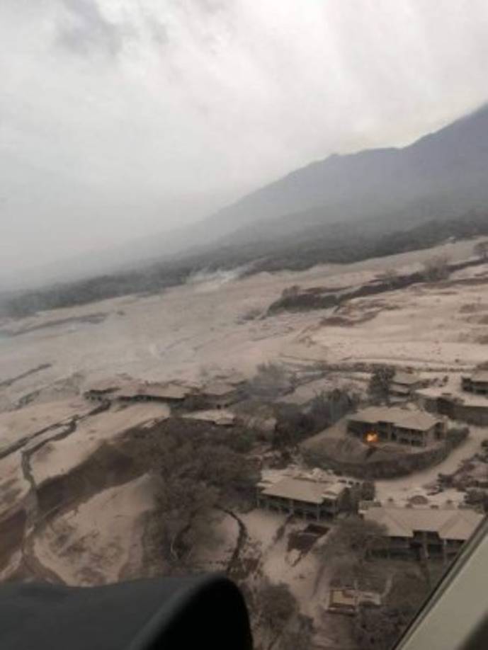 La erupción del volcán concluyó después de 16 horas y media de actividad, pero 'existe la probabilidad de una reactivación', advirtió el Instituto de Vulcanología, recomendando mantener la precaución en las zonas afectadas.