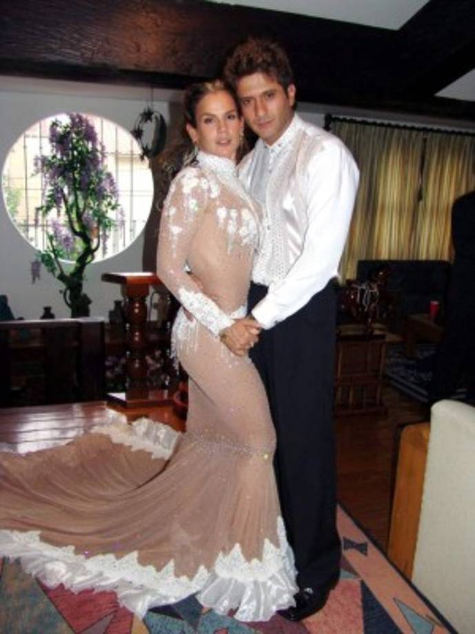 Tras su escandalosa relación, el actor regresó a las telenovelas con 'La verdad oculta' (2006) y 'Amor comprado' (2008), interpretando papeles menores.