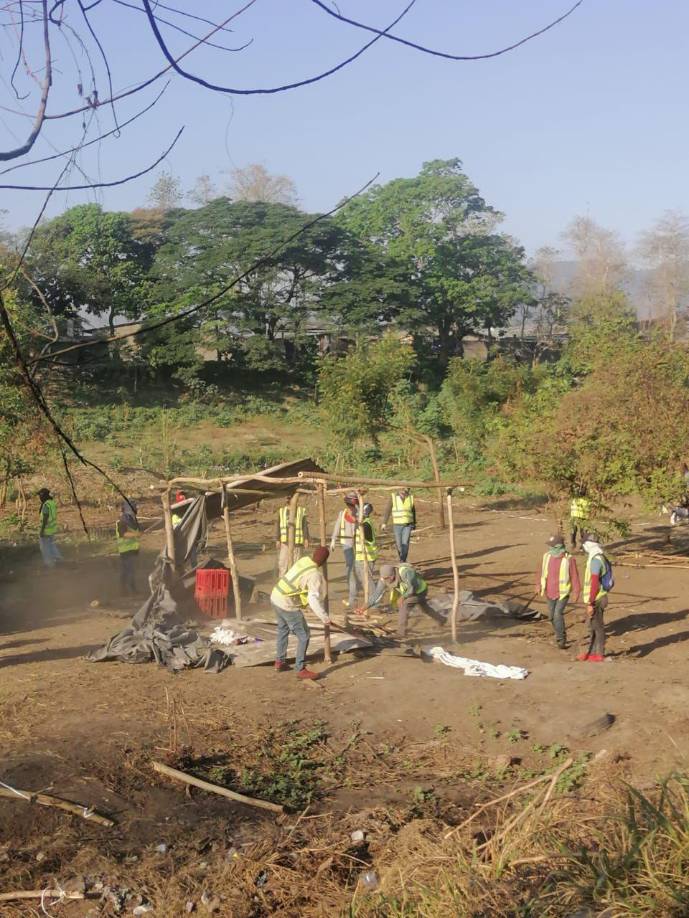 Desalojan a 10 familias en bordo La Palizada de San Pedro Sula
